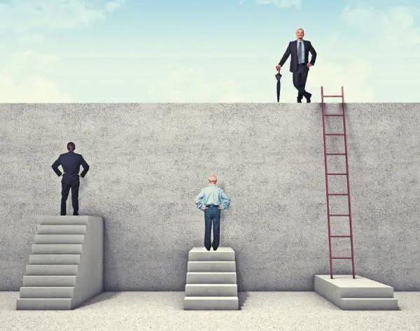 百年王朝剧情(百年王朝电视剧片段)