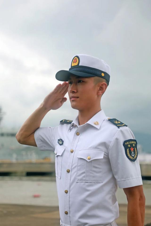 为谁而战？为了信仰，为了祖国为了人民，为了和平中国军人敢亮剑