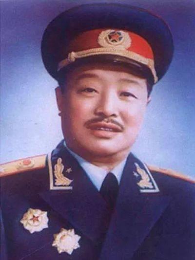 朱德名列十大元帅之首，授衔编号却是004，那么001给了哪位元帅？
