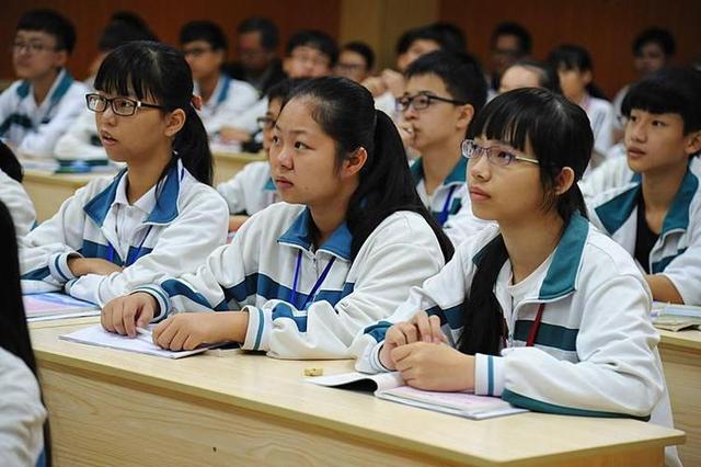 中小学生有望迎来“新假期”，教育部作出回应，家长：孩子谁照顾