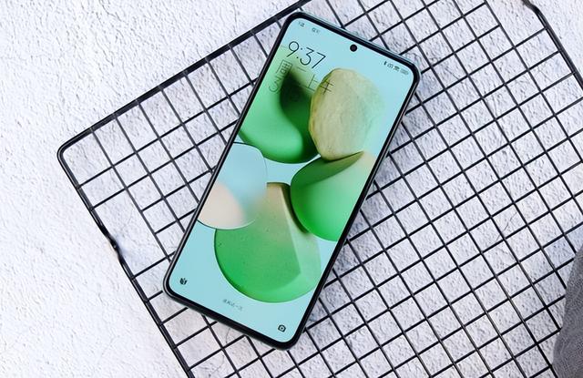 12GB+512GB，开卖半个月仍供不应求，天玑9000新旗舰定价良心