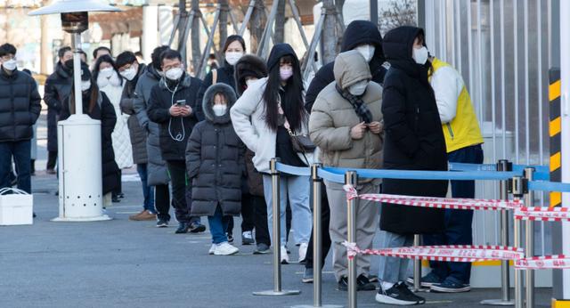 棺材告急！新冠死亡病例数超5倍增长，韩国“躺平抗疫”终酿苦果