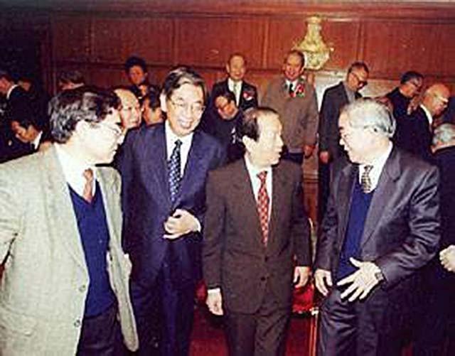 海湾战争前钱其琛与萨达姆交锋，萨达姆类比香港，钱：不是一码事