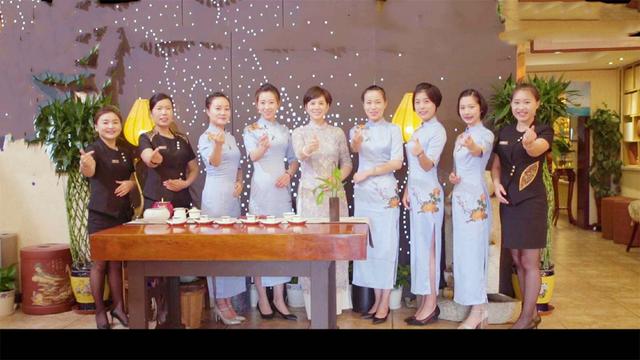 迟日江山丽，四月雅茶香