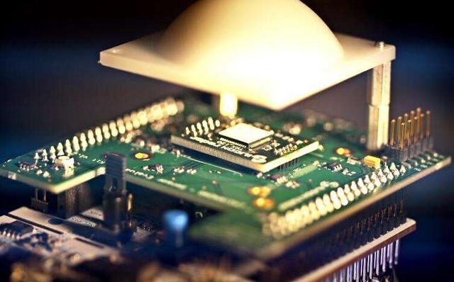 国产电动车又遭断供，欧美垄断核心雷达芯片，我们该如何出手突围