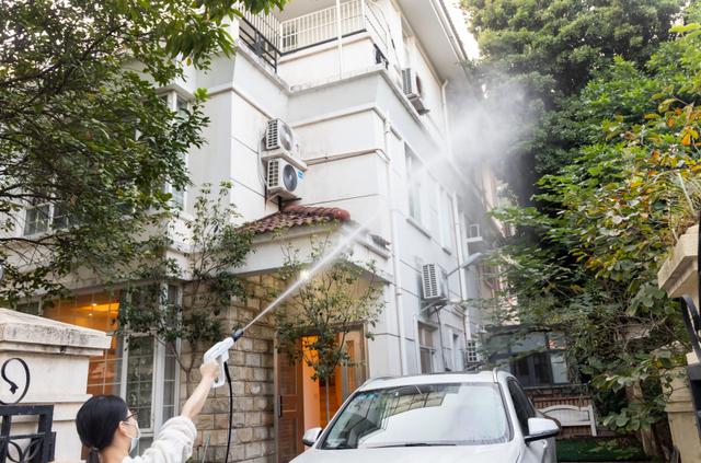 比特斯拉大胆多了，苹果造车不要方向盘，网友：这把车当手机了