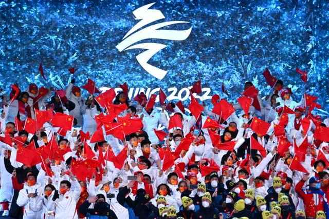 激动！这一刻，“中国红”再次惊艳