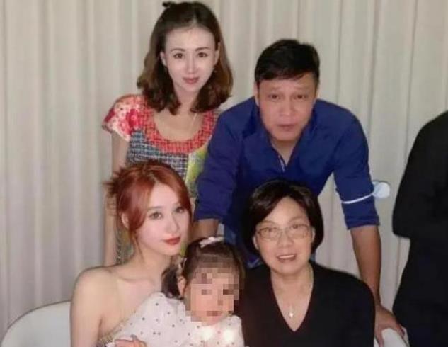 范志毅号称夜店小王子，为朋友担保差点身无分文，两孩子是英国籍