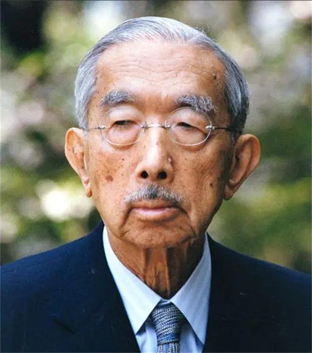 1978年日本记者刁难：钓鱼岛属于哪国，邓小平巧妙应答令人佩服