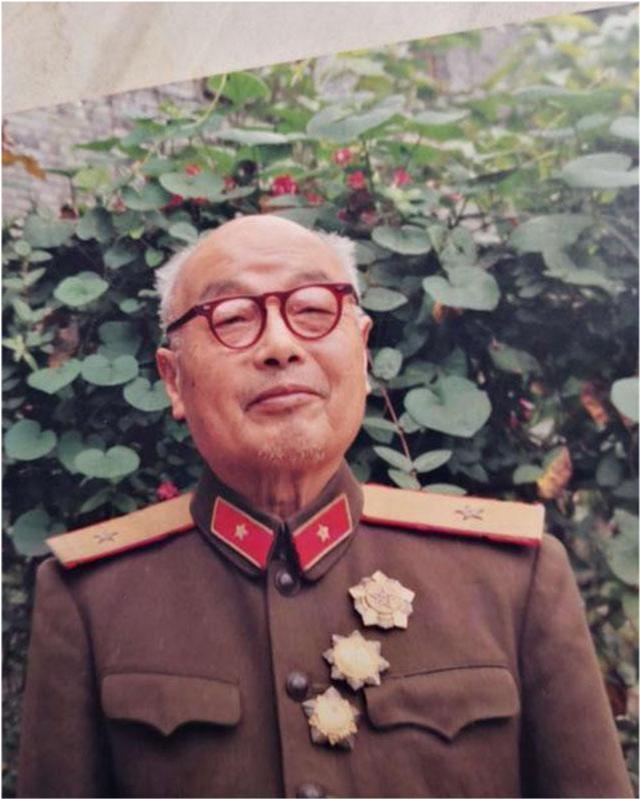 1931年，少将张行忠住院，见一名护士眼熟，事后得知是自己的妻子