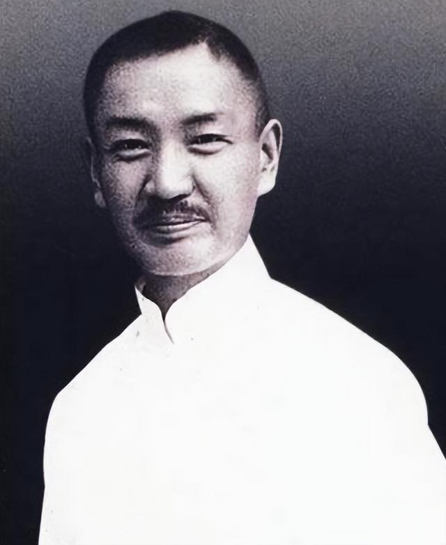 重庆谈判时期，戴季陶出言嘲讽毛主席，毛主席的回复引起一片掌声