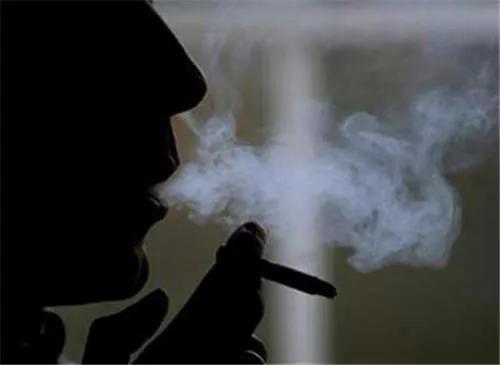 男人离不开烟和酒？