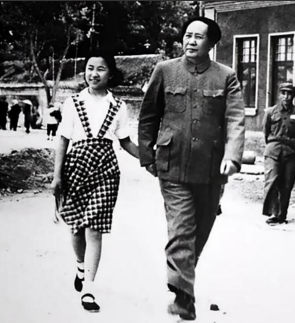 72年李讷离婚，毛主席得知其中原因后，落泪：讷娃的婚事太草率了