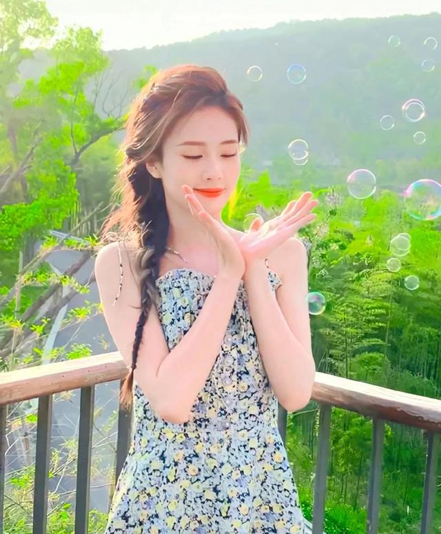 幽静小亭子的邂逅