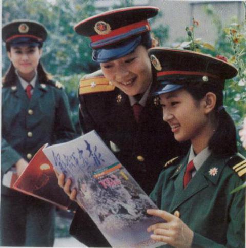 中国解放军军衔（中国解放军军衔对应职位图片）