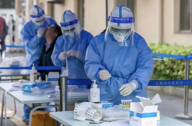 新冠轻症患者不用再住院了？卫健委发布的新方案，专家如何解读？