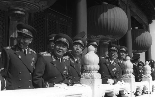 朱德位列十大元帅之首，授衔编号却是004，毛主席将001号给了谁？