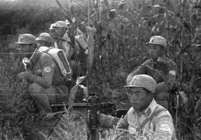 1981年，安徽宿县来了一位开国中将，握着老妇的手说：我来看您了
