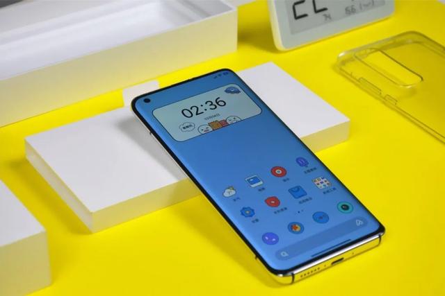 缺点明显的“曲面屏手机”，为什么买的人反而越来越多了？