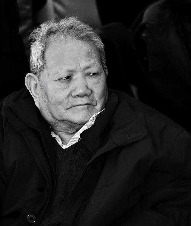 李银桥晚年接受采访，回忆毛主席对粟裕评价：再不讲永远没人知道