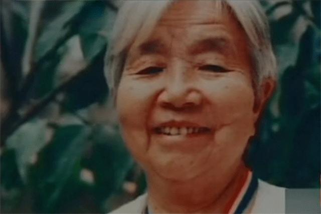 千万富婆与保姆的反转人生：富婆凄凉落魄，保姆却买豪车住豪宅