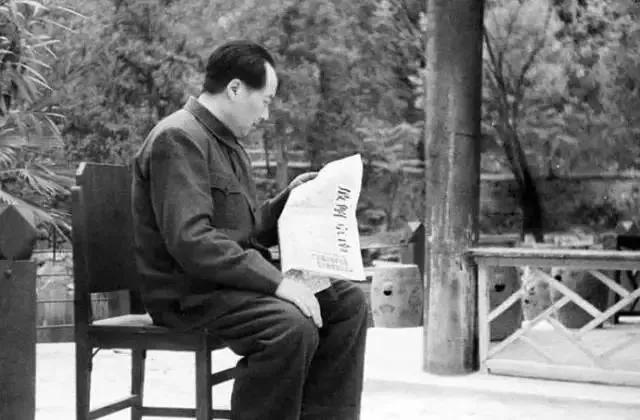 毛主席赴重庆谈判，人民含泪送别