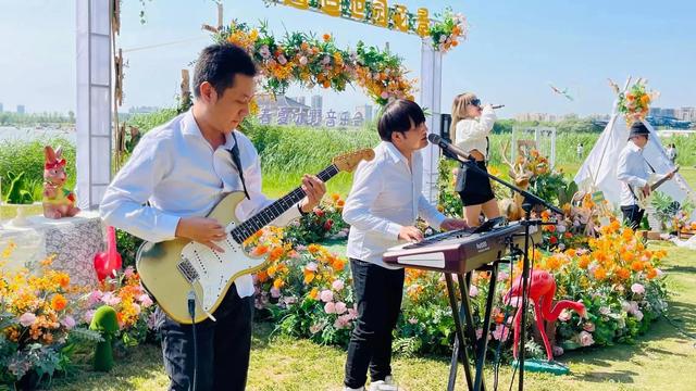 ���ʻ��Ȥ���ģ�����԰��һ�����˲�ͣ