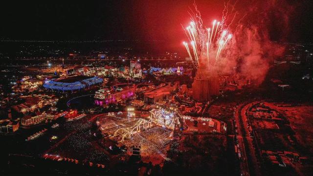 华晨宇和ET的暗号（华晨宇有接过吻吗）