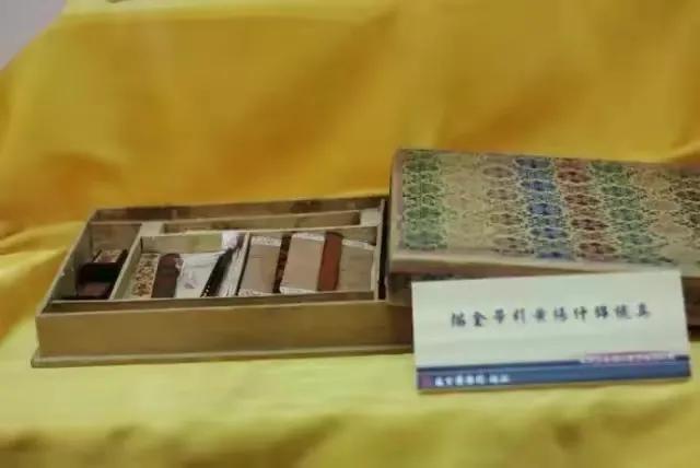 皇帝的生活有多豪华？看看溥仪的这些用品就知道了