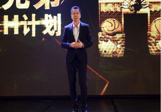 由盛到衰，和冯小刚对赌的华谊兄弟亏损800亿，创始人卖房还债