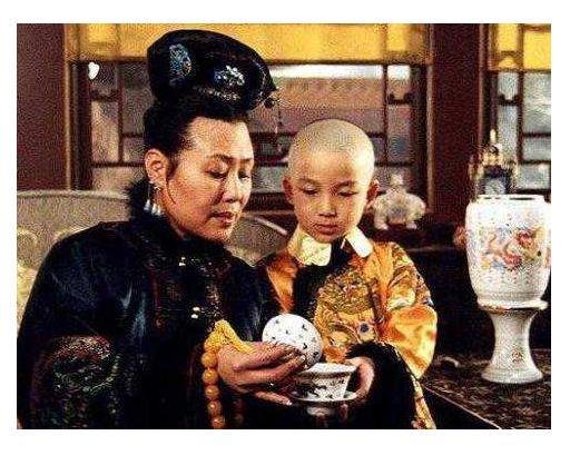 顺治有八个儿子，却让不得宠的庶子玄烨成为了新皇帝，这是为何？