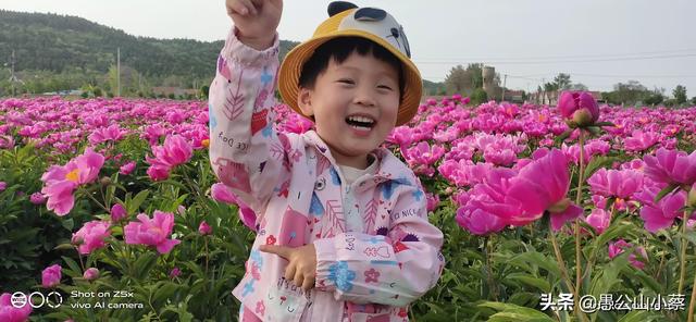 今天宝宝你三周岁了，从2斤到32斤，你就是我们最大的幸福