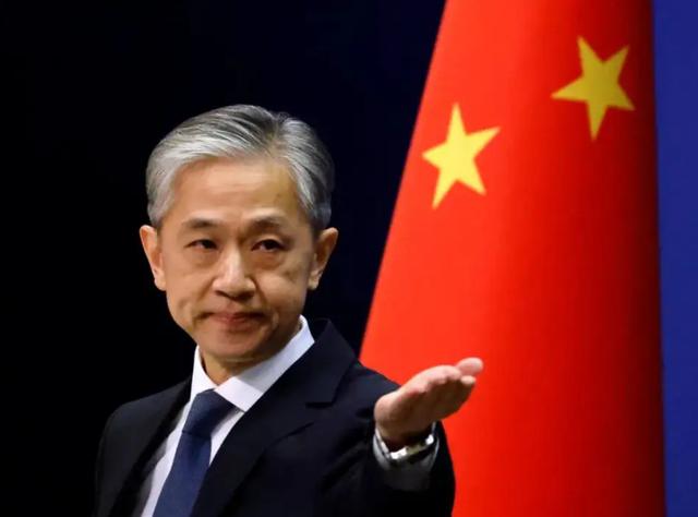 美日印澳欲给中国立规矩，汪文斌回应霸气，并对美国提出五点要求