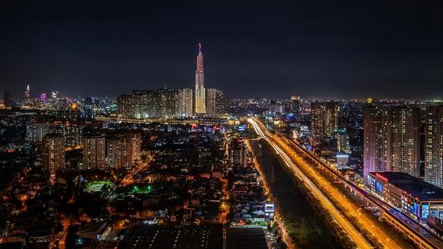 李嘉诚抄底之前，东南亚第一高楼桂冠已花落越南