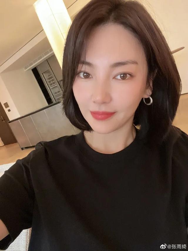 发尾烫内扣后悔了（发尾外翘怎么办）