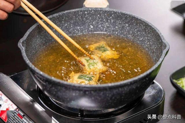 不粘锅有毒且致癌？涂层掉了还能用吗？央视的一个实验告诉你答案