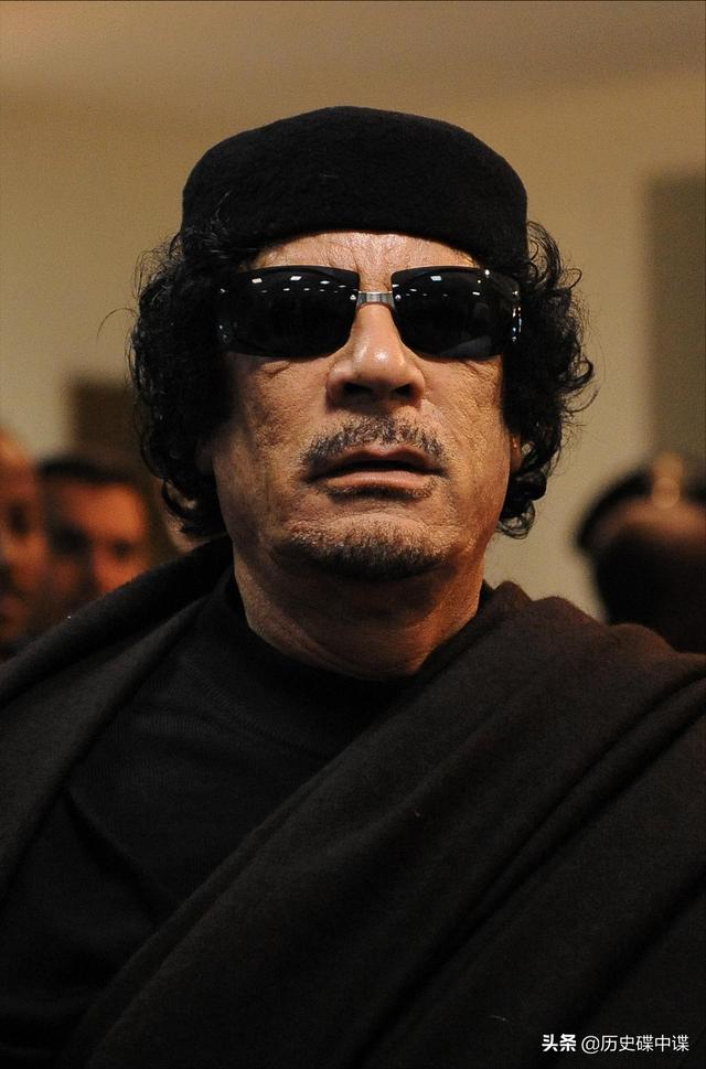 1982年卡扎菲访华，与邓公谈话时傲慢无礼，邓公的回应简单霸气