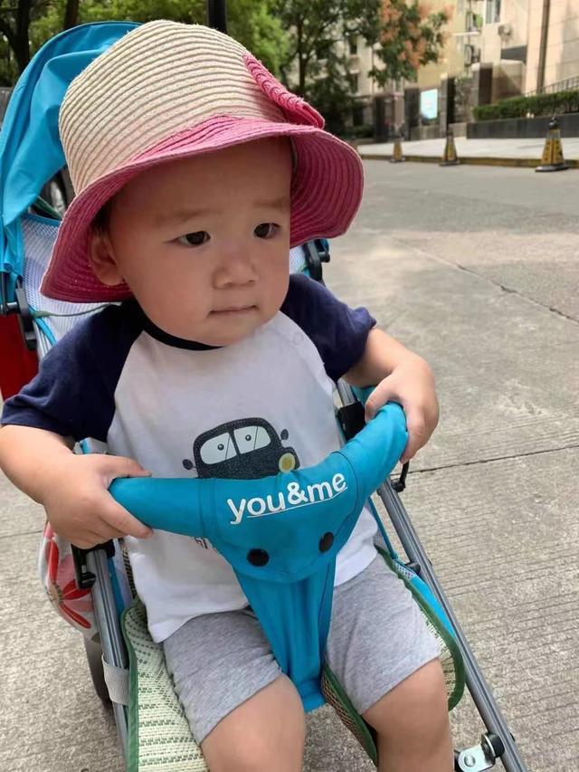 小宝贝吃饭有时会烦恶心是怎么回事呢？