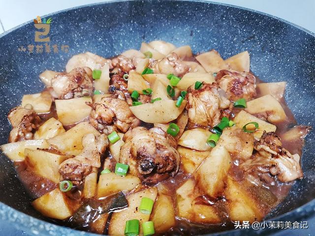 立夏后，阳气易损耗，建议多吃“3红3白1黑”，升阳驱寒轻松度夏