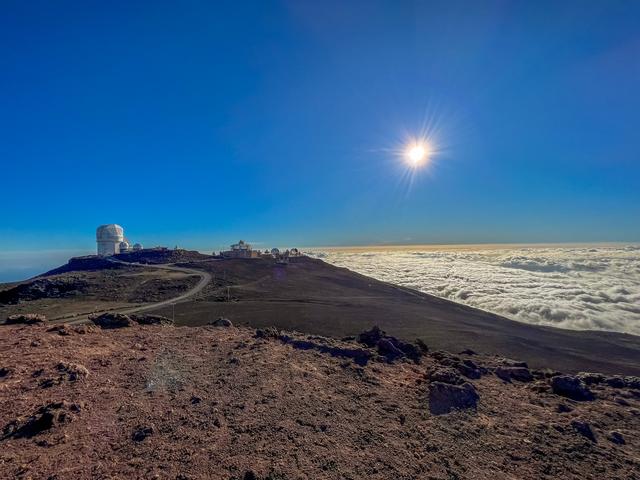 夏威夷最大的休眠火山，砾石散落的地面，是地球上最像火星的地方