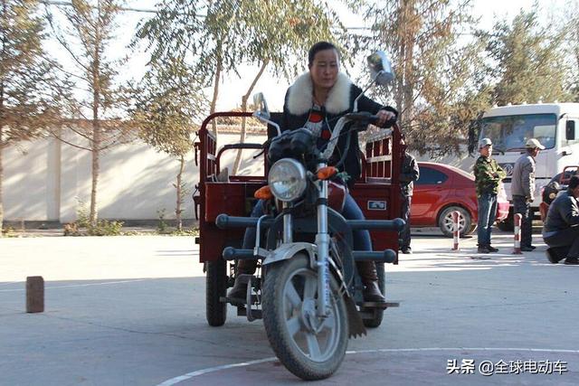 有C1驾照后，只需考取一种驾照就可以驾驶电动两轮、三轮、四轮车