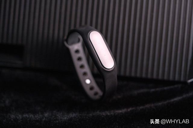 七代同堂，看小米手环 7 是否值得入手？