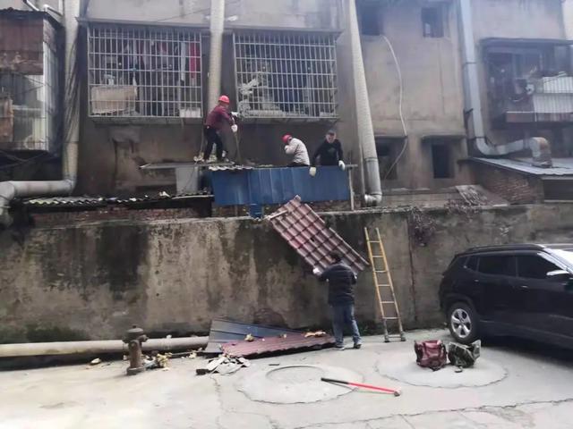 重拳出击！南充主城区一大波楼顶违建被拆除，快看有哪些