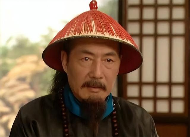 清朝官员告老还乡,因太穷装10余箱石头充脸面,乾隆:全换成黄金