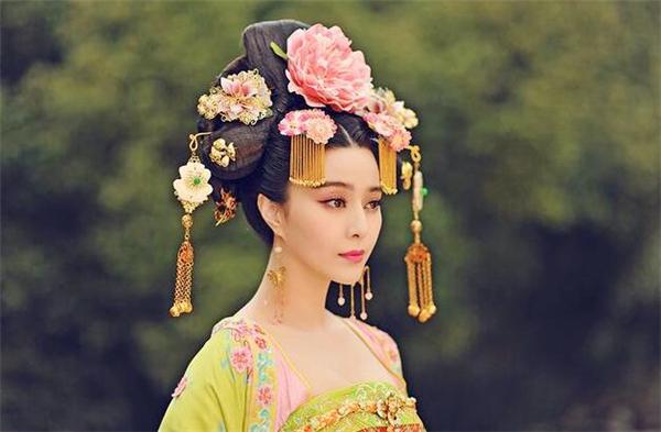 唐太宗问袁天罡：大唐何时亡？袁：猪上树时，可惜李世民没听懂