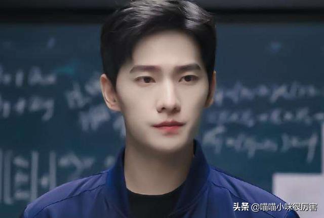 年轻时帅气无双，老了却丑的各具特色，这5位男星，好可惜