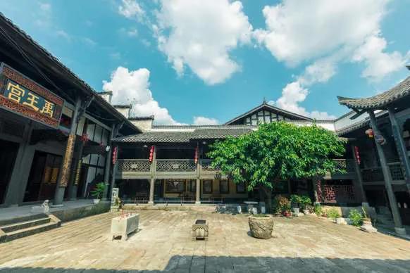 重庆附近适合自驾游的地方有哪些（重庆周边自驾游哪里最值得去）(13)