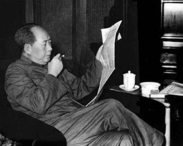 1949年，毛主席访问苏联，交代厨师：苏联送死鱼就扔出去，换活鱼
