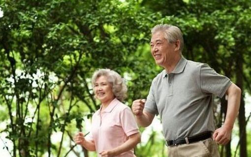 年龄越大应该少吃肉，还是多吃肉？50岁后，这4种肉可以多吃点