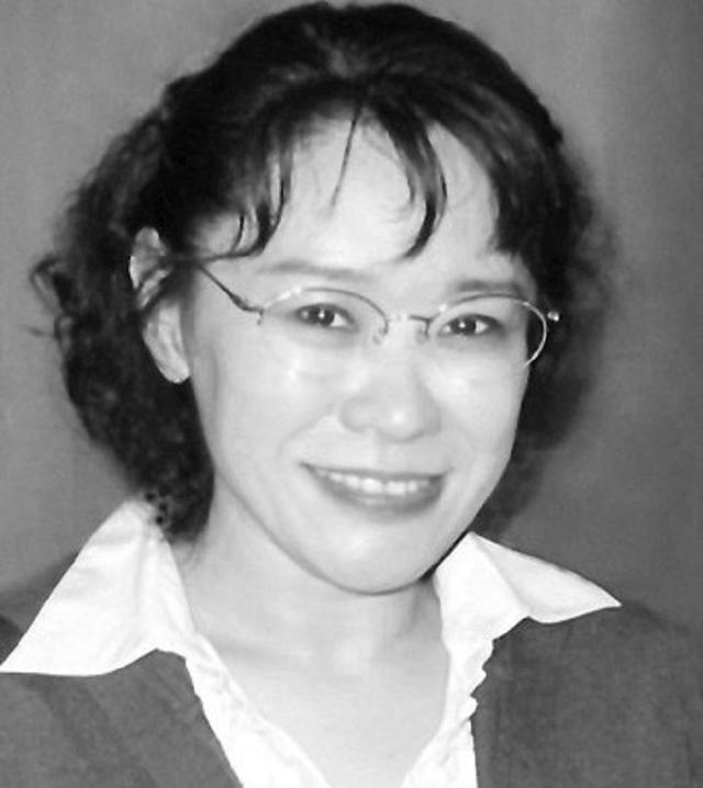 张海迪和王佐良：没有婚礼，没有孩子，相约老了一起去敬老院